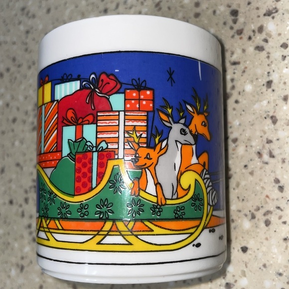 Christmas mug. Good used condition. - Picture 5 of 8